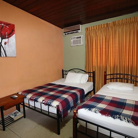 Hostal Cocos Inn Panama Stadt Exterior foto