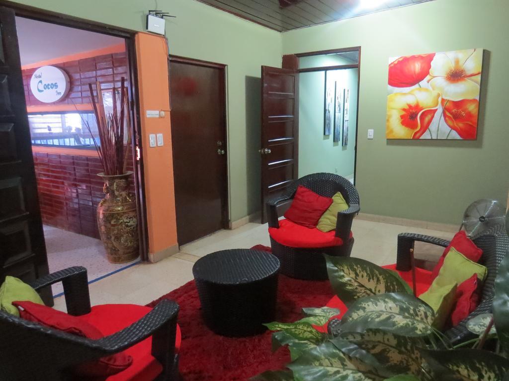 Hostal Cocos Inn Panama Stadt Exterior foto