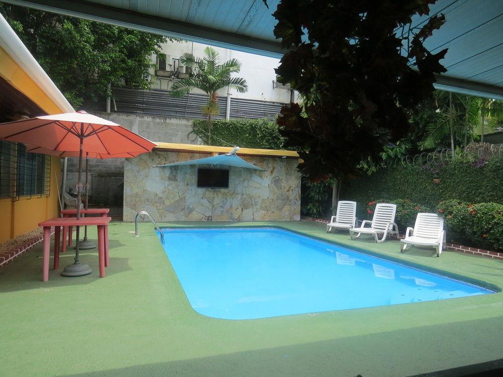 Hostal Cocos Inn Panama Stadt Exterior foto
