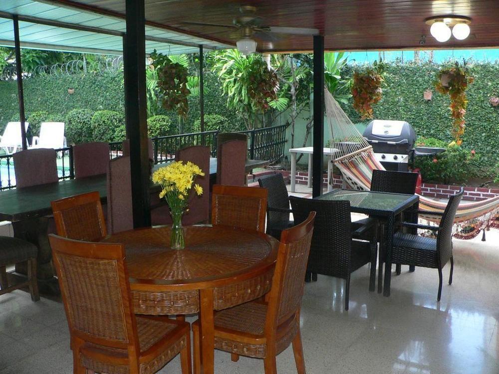 Hostal Cocos Inn Panama Stadt Exterior foto