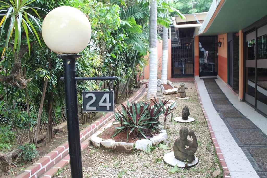 Hostal Cocos Inn Panama Stadt Exterior foto