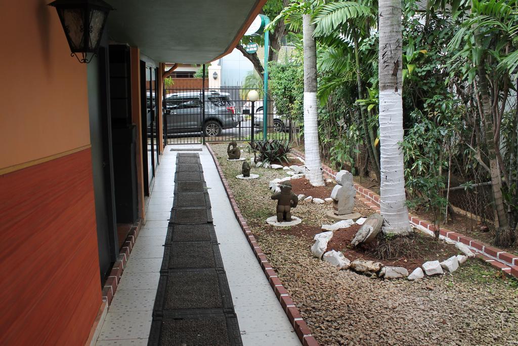 Hostal Cocos Inn Panama Stadt Exterior foto