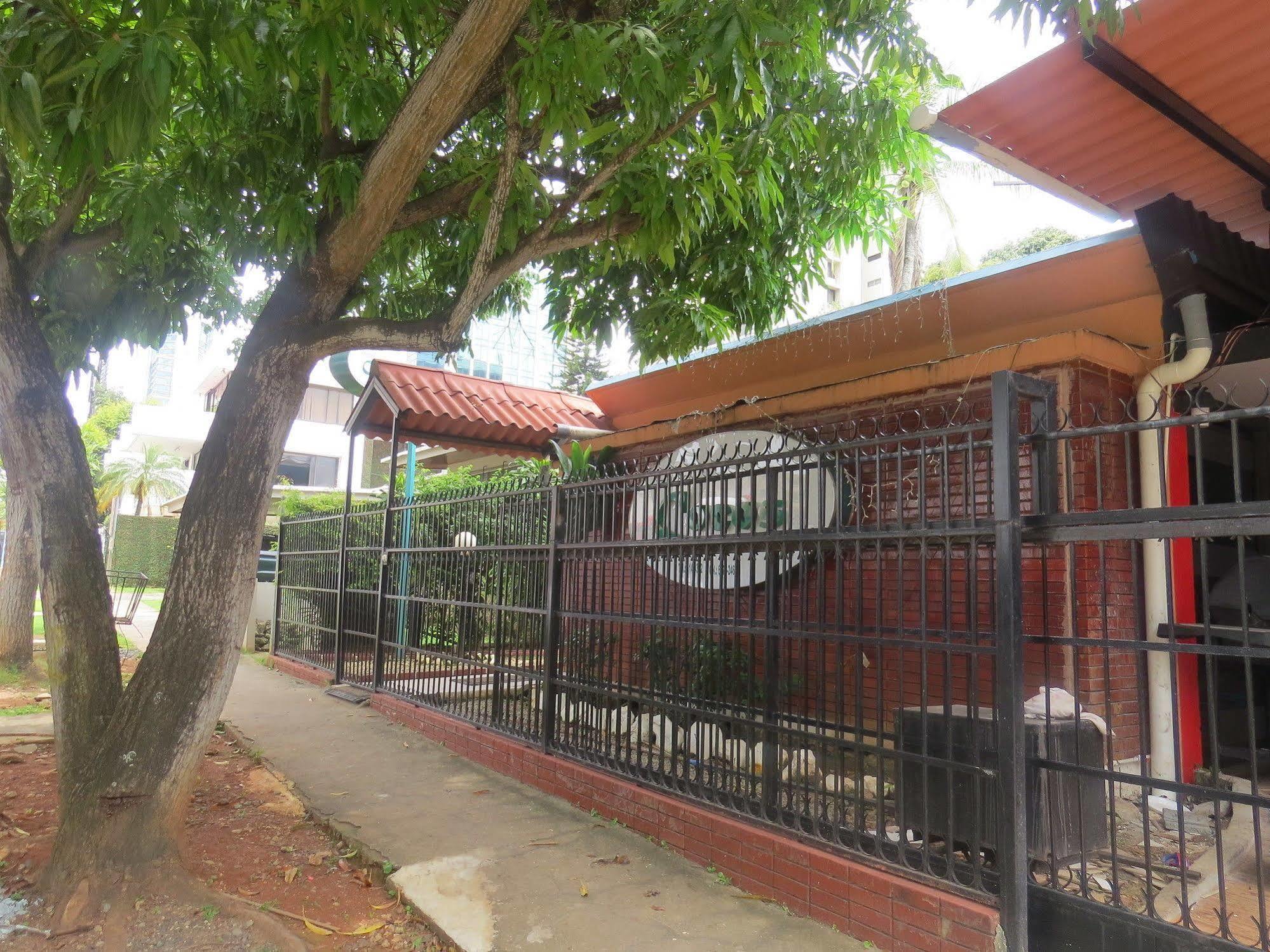 Hostal Cocos Inn Panama Stadt Exterior foto