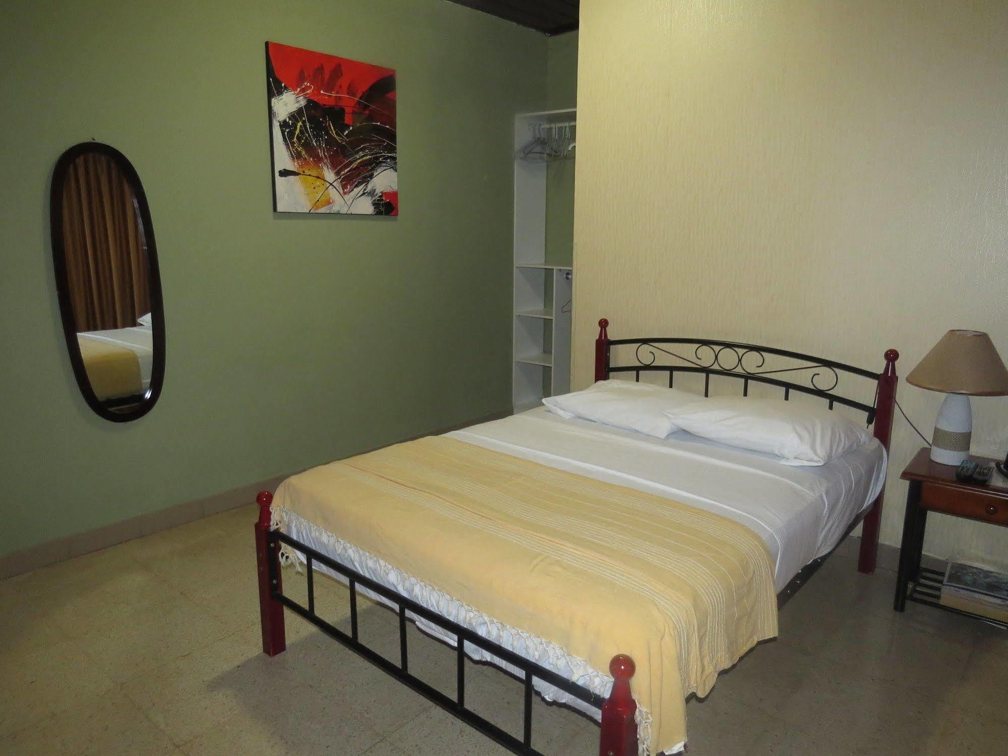 Hostal Cocos Inn Panama Stadt Exterior foto