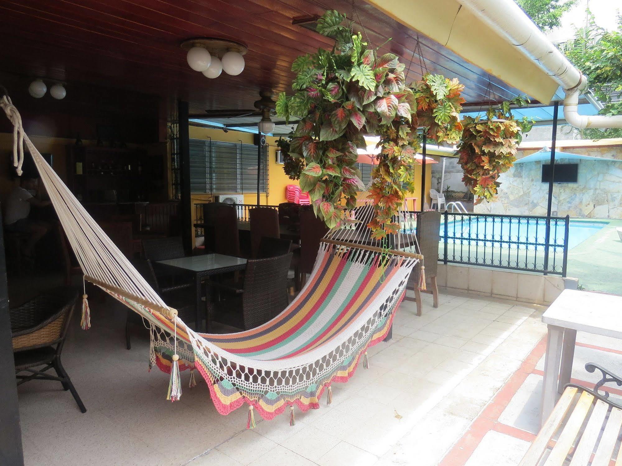 Hostal Cocos Inn Panama Stadt Exterior foto