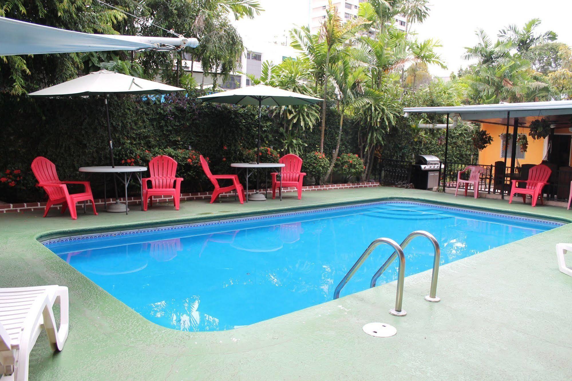 Hostal Cocos Inn Panama Stadt Exterior foto
