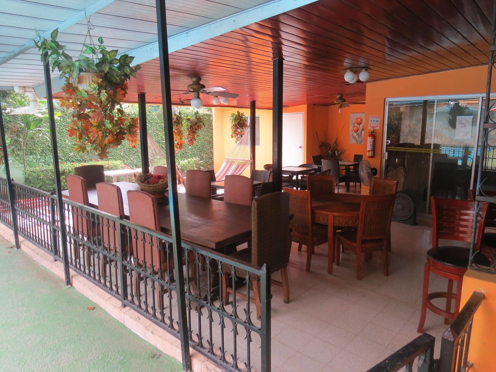 Hostal Cocos Inn Panama Stadt Exterior foto